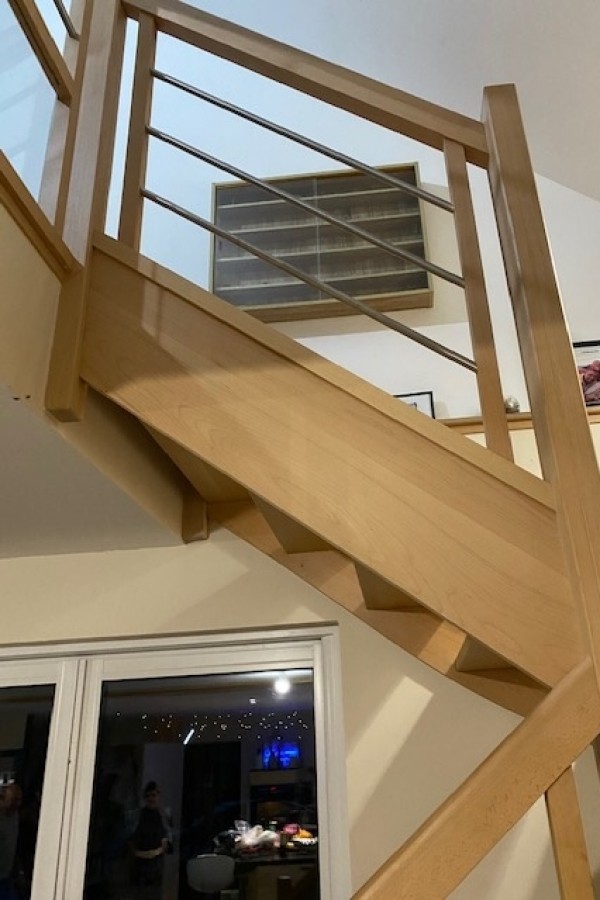 pose escalier hêtre tubes inox